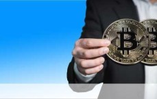 三万块钱背后的社会困境，我们究竟在为什么样的未来买单？