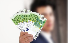不知情下被网络贷款，责任究竟该由谁来承担？