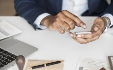 贷非循环记卡与信用卡的关联与差异