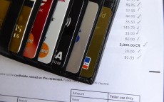 信用卡与网贷，金融生活的双刃剑